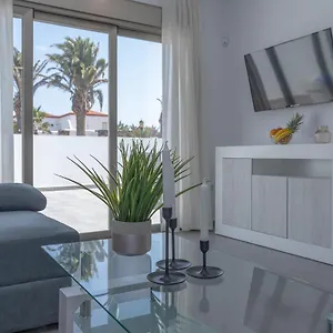 Apartment Poris 1 Beachfront By Holidays, Corralejo